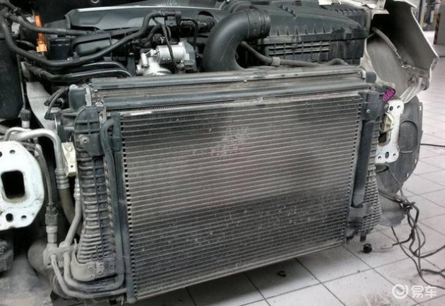 Método de limpieza y pasos del radiador del coche.